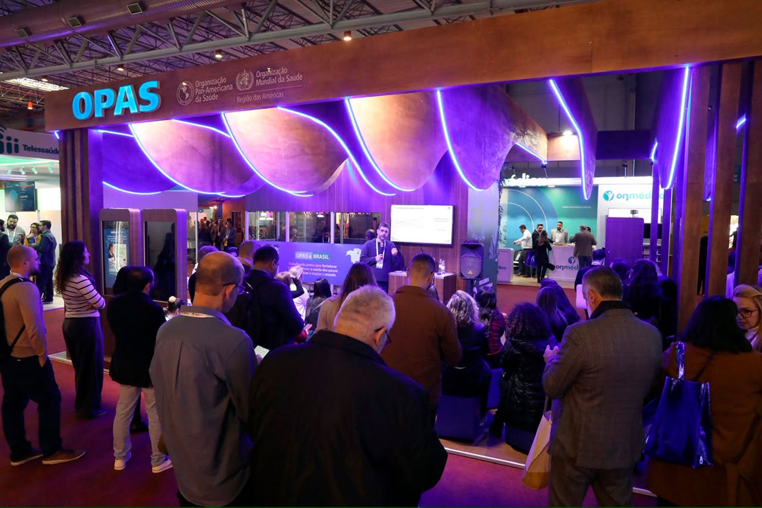 Stand da OPAS no Congresso do Conasems