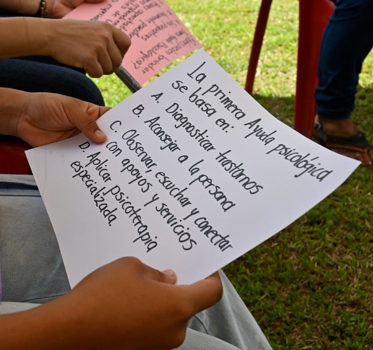 cartelera con contenido escrito