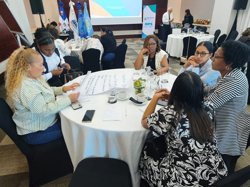 República Dominicana fortalece capacidades para la cesación del consumo de tabaco y nicotina con apoyo de la OPS/OMS