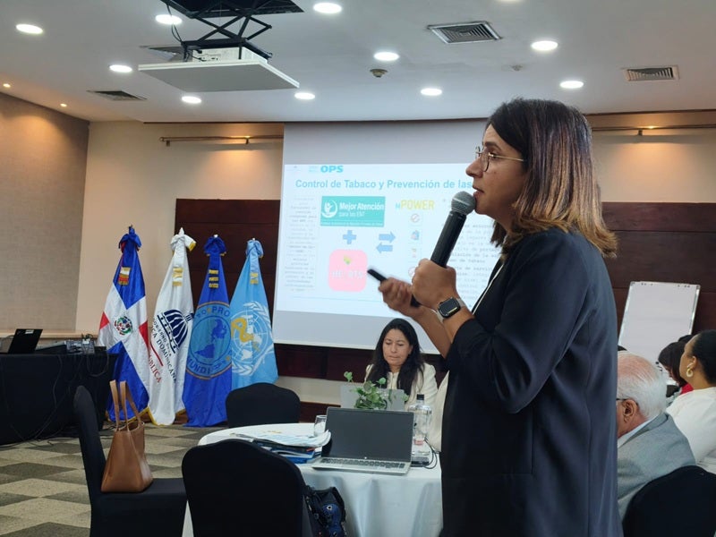 República Dominicana fortalece capacidades para la cesación del consumo de tabaco y nicotina con apoyo de la OPS/OMS