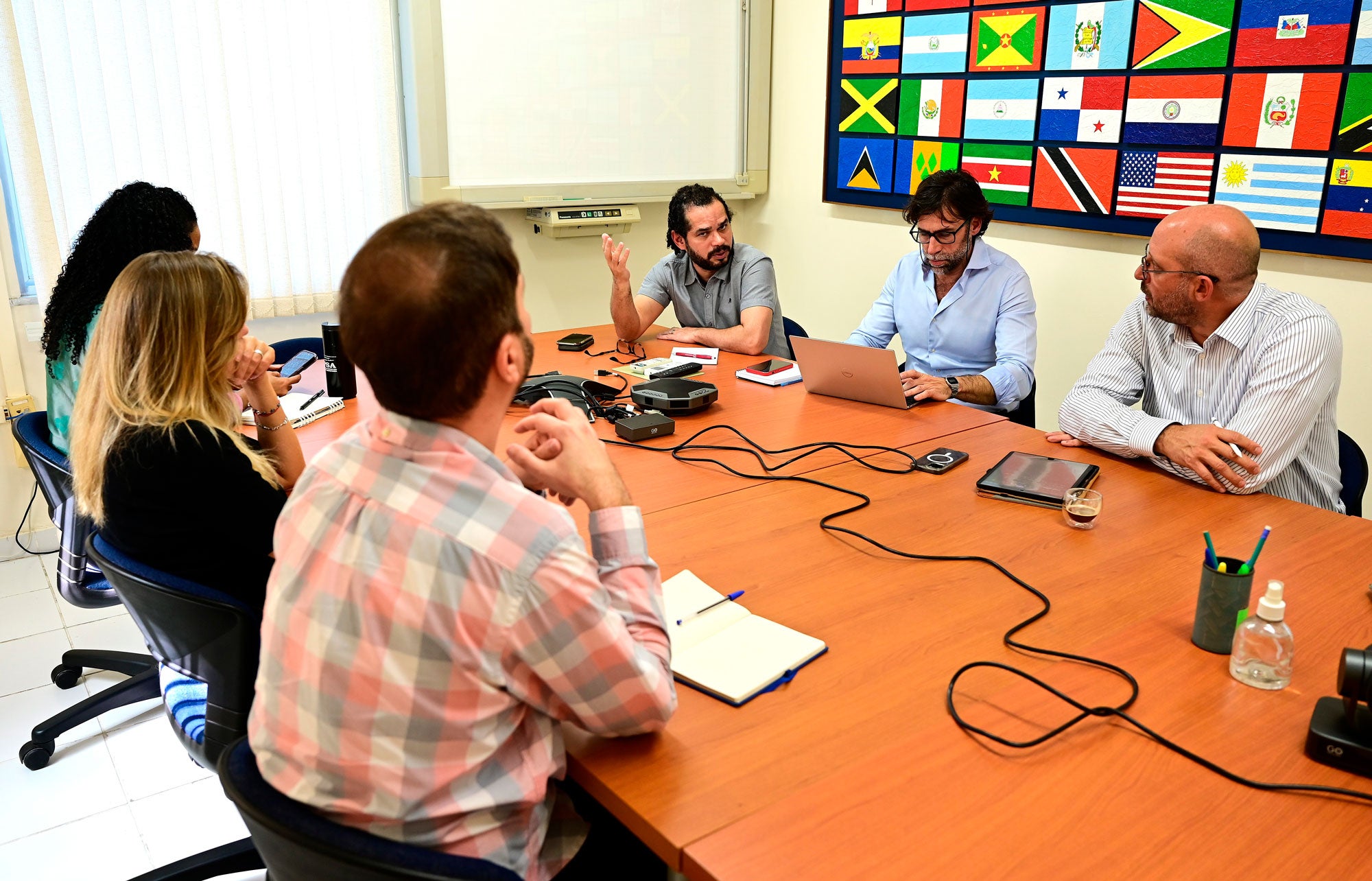 ""técnicos de panaftosa reunido con el Representate regional de la OMSA para las Amméricas