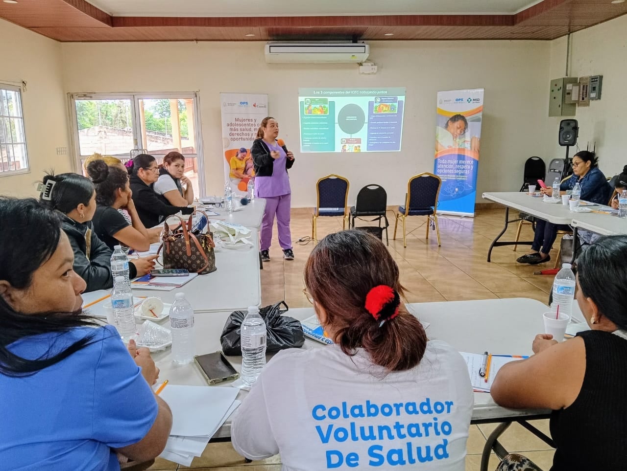 Colaboradoras Voluntarias se capacitan en salud materna