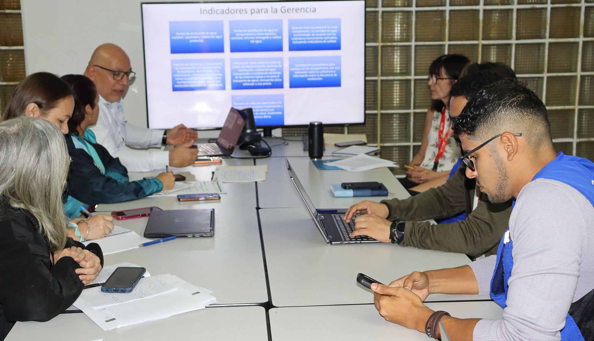 Equipos del ministerio de Salud y de la OPS durante presentación de propuesta WASH