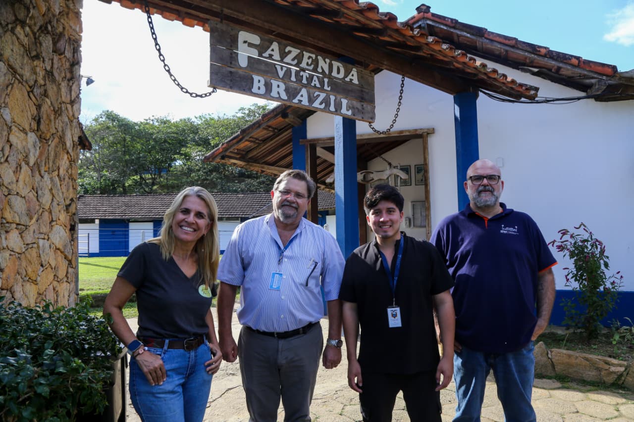 ""técnicos de panaftosa e inspi ecuador en visita al instituto vital brazil