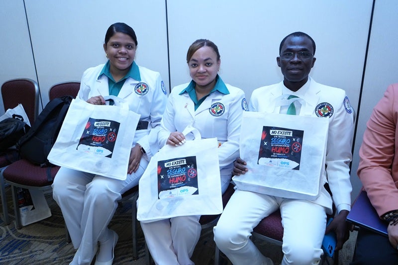 Jóvenes alzan su voz por ambientes 100 % libres de humo de tabaco y otras emisiones