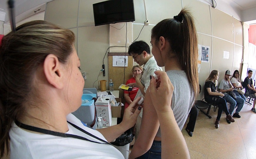 Vacunación contra fiebre amarilla 
