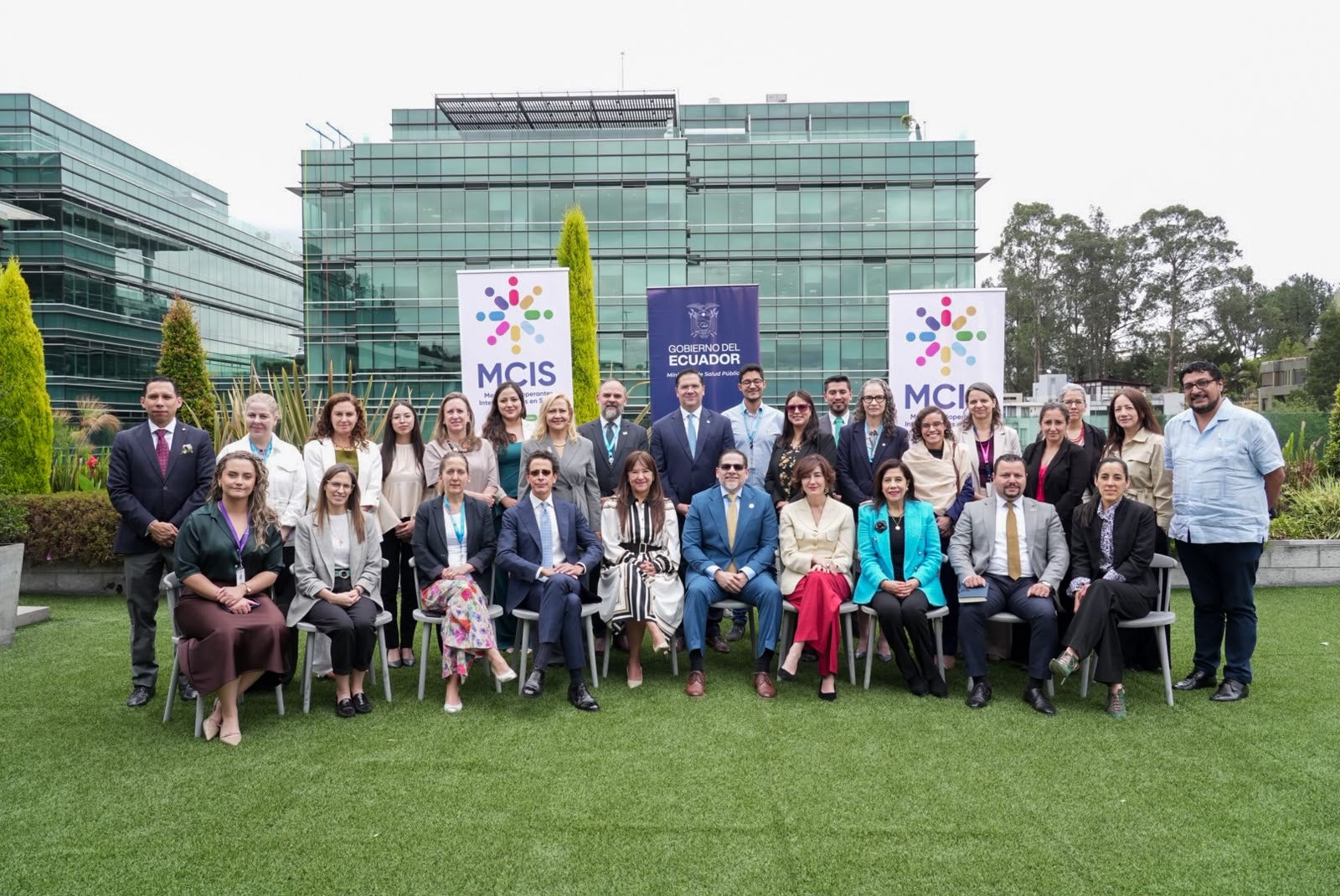 Participantes de la Mesa de Cooperantes Internacionales en Salud (MCIS)