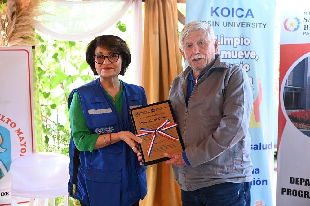 Acto de entrega en Limpio