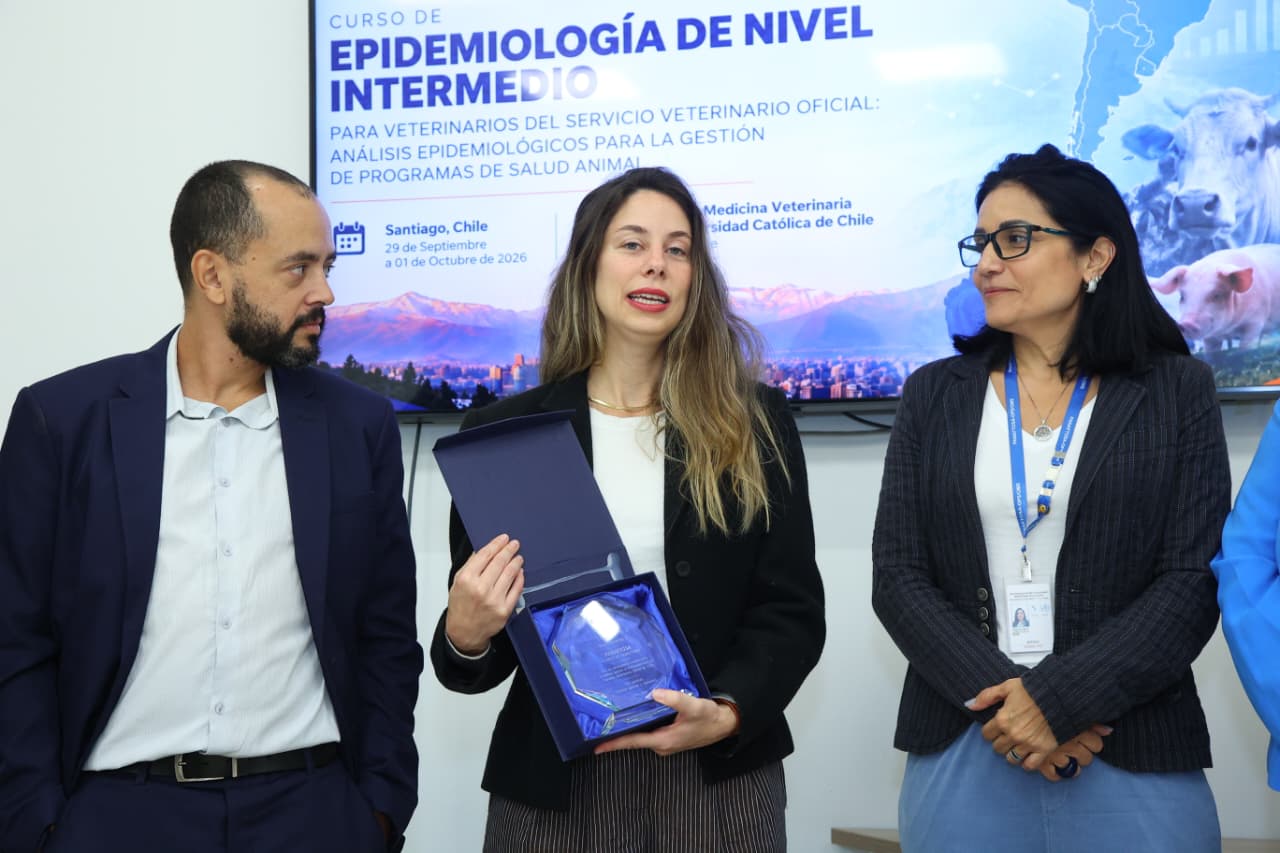 ""distintición a PANAFTOSA por sus 75 años de trayectoria