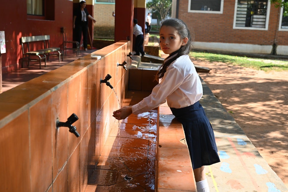 Lavado de manos en Escuela Saludale