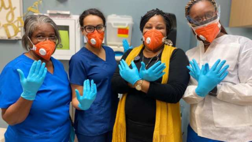 Personal con equipo de protección personal