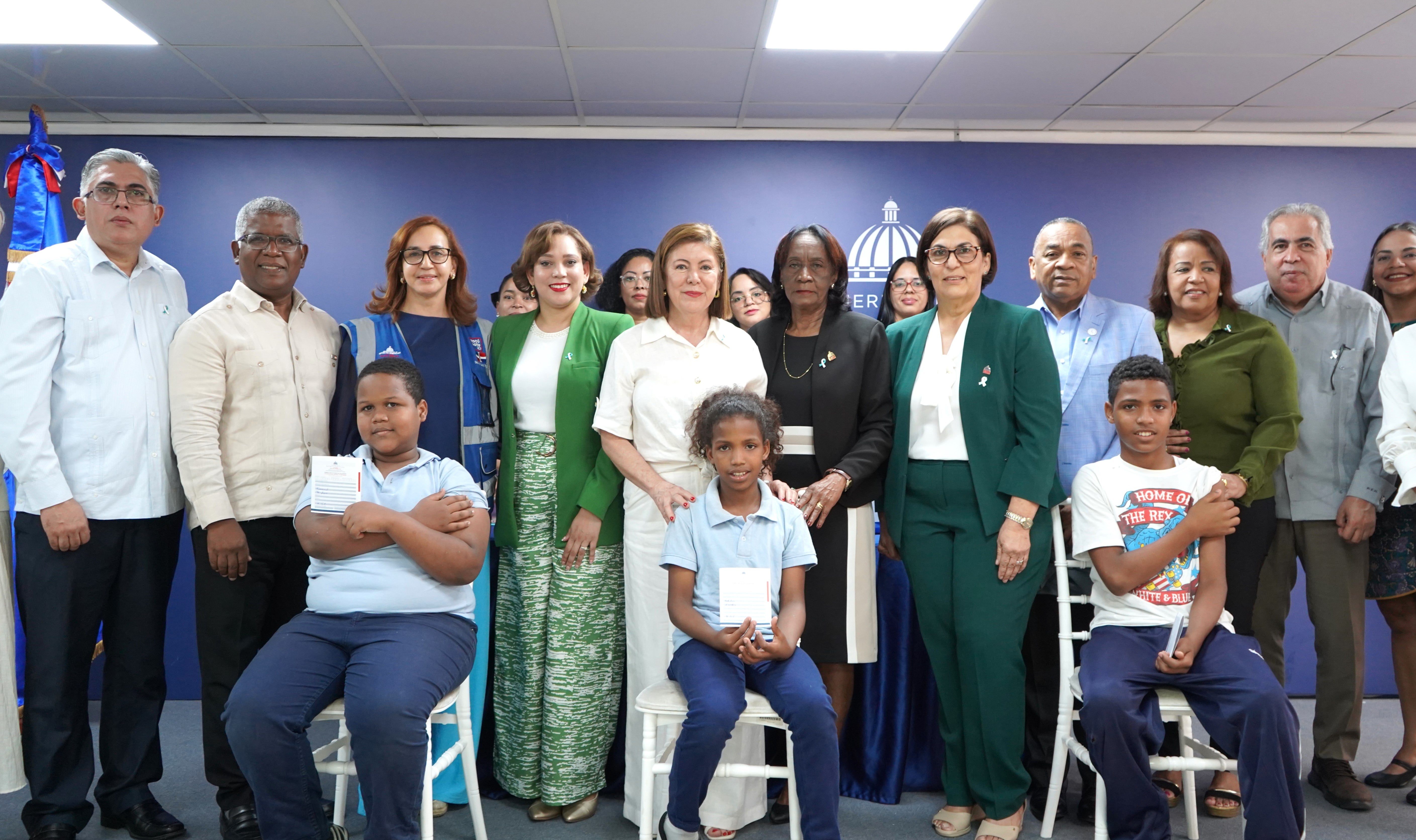 Autoridades celebra Día Mundial contra el Cáncer de Cervix