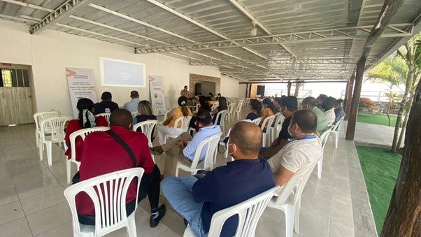 Capacitación en Tosagua, distrito 13D11 de la provincia de Manabí, a personal de salud con el apoyo logístico de OPS.