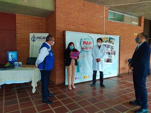 Acto de entrega oficial de equipamiento al INCAN