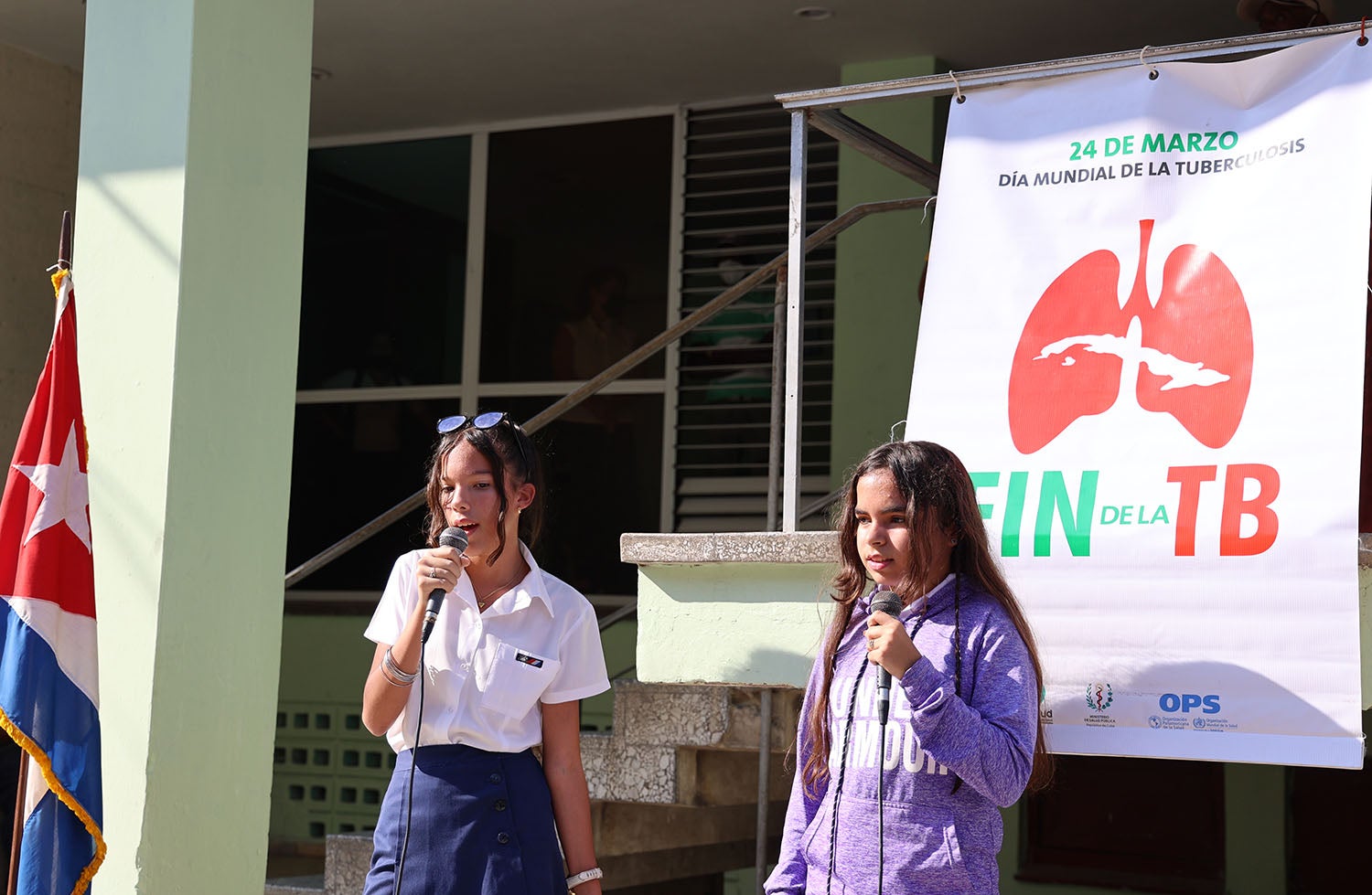 Ganadoras de concurso infantil por el Día Mundial de la TB, categoría música, La Habana, Cuba