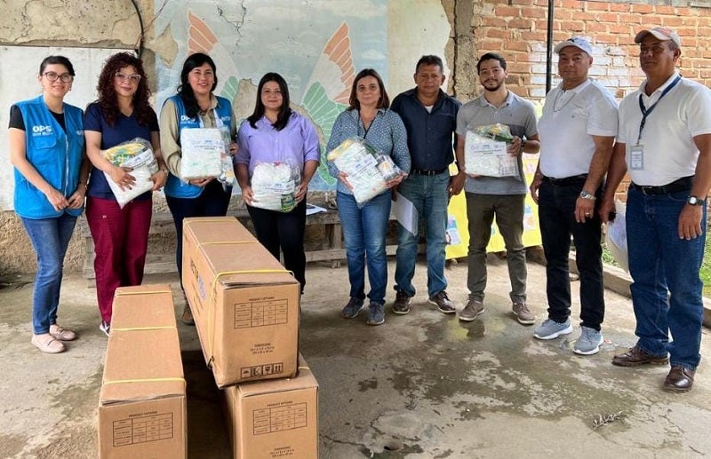 entrega de máquinas termonebulizadoras en El Paraíso