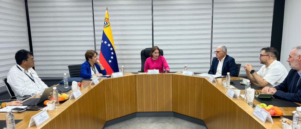 Gabriela Ramírez, vicepresidenta sectorial en Salud, Ciencia, Tecnología y Educación, recibe a misión de la OPS 