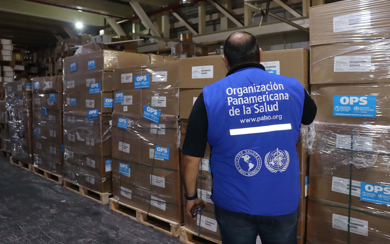 Estas 63 toneladas de medicamentos entregadas permitirán que alrededor de personas que viven con VIH en Venezuela puedan seguir sus tratamientos, al igual que alrededor de 10 mil personas que padecen tuberculosis