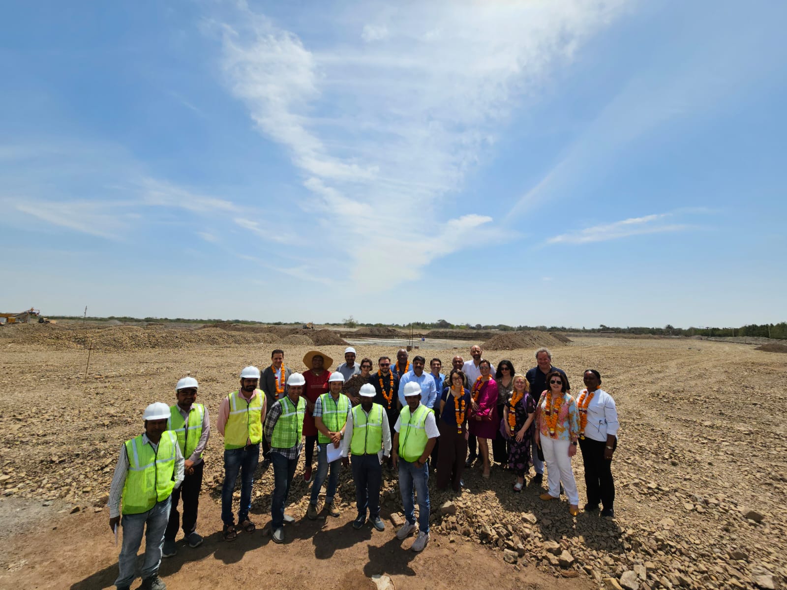 Visita a las obras donde se instalará el nuevo GTMC de la OMS, en Jamnagar, Índia (marzo de 2024).