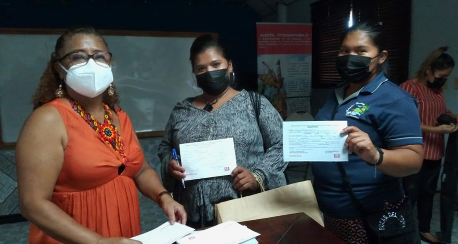 pan-representantes-trabajodres-del-hogar-taller