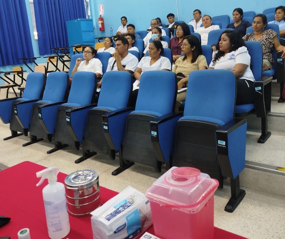 DIRESA Ucayali/ Asistencia técnica al personal sanitario de EsSalud Pucallpa, en la identificación y detección oportuna de afectados con lepra.
