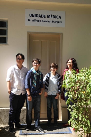 Viúda y hijos participan del homenaje