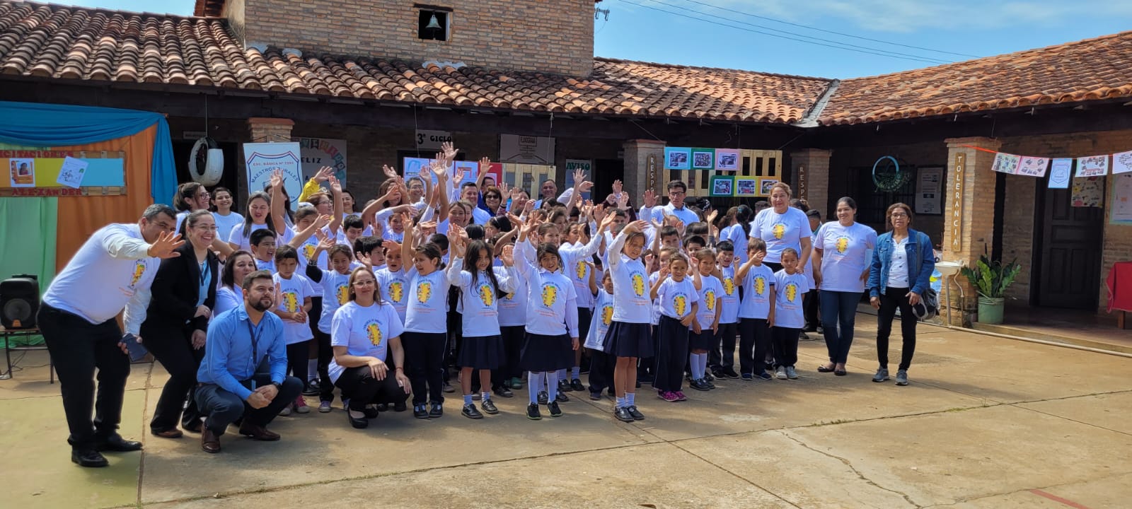 Alumnos y maestros de la Escuela Maestros Rurales de San Juan Bautista, Misiones