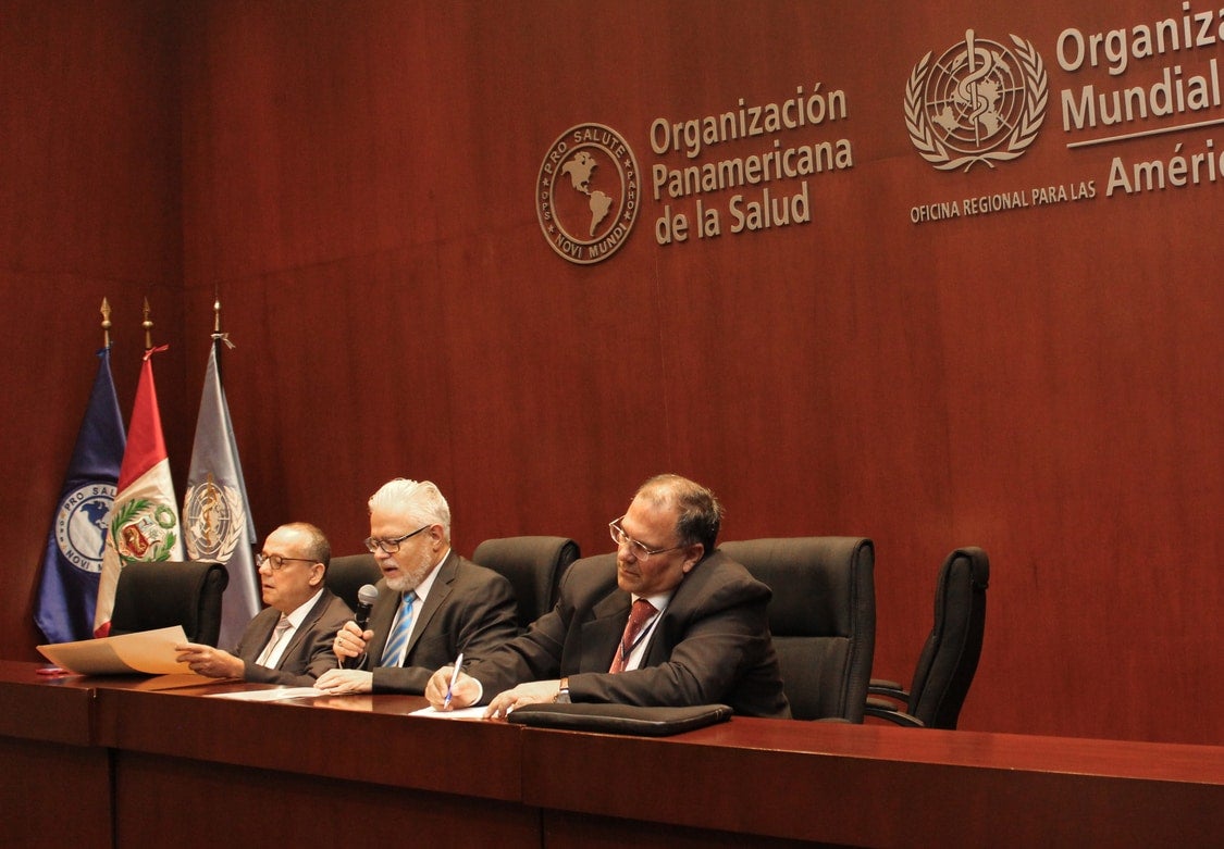 (Izq a Der) Dr. Marcos Espinal, Dr. Rubén Mayorga-Sagastume y Dr. Guillermo Frías