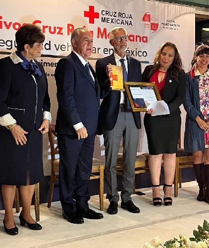 Reconocimiento al Dr. Miguel Malo y a la OPS por su Liderazgo en Seguridad Vial en México