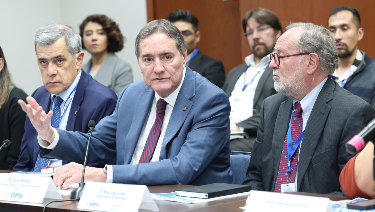 El director de la OPS en un diálogo con las y los directores de los Centros Colaboradores en México
