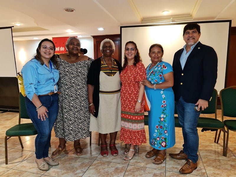 Mujeres indígenas y afro en reunión en Honduras