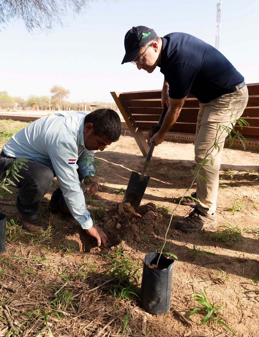 Intendente de Boquerón y el Dr. Korc