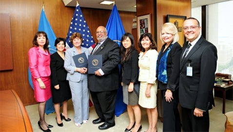 OPS/OMS y APHA firman memorándum de entendimiento durante 28ª Conferencia Sanitaria Panamericana