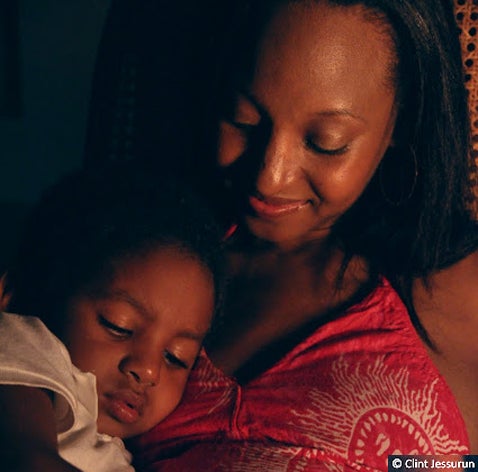 Día Internacional de la Eliminación de la Violencia contra la Mujer: Expertos analizarán vínculos con violencia en la niñez