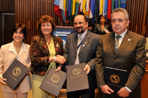 Ministry of Health of Brazil, ANVISA and PAHO commit to strengthen regional cooperation in pharmaceutical regulatory systems and health surveillance
