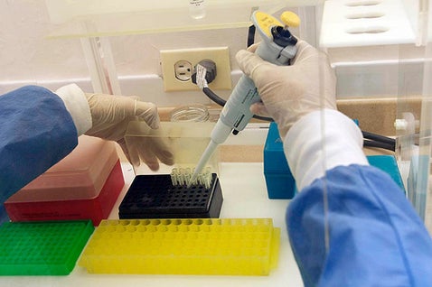 PAHO/WHO calls for innovative projects to develop medicines and technologies in the Americas