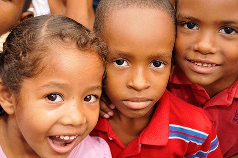 La OPS/OMS insta a adoptar prácticas saludables en las casas para mejorar la salud física y mental de los niños 