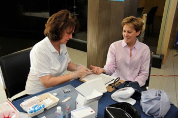 Evaluación del riesgo cardiovascular a los empleados de la Organización en el día mundial del corazón (In Spanish)