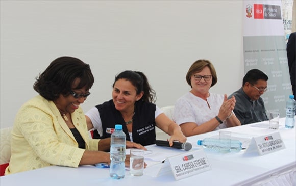 Perú - La Directora de la OPS llamó a fortalecer el sistema comunitario de salud mental