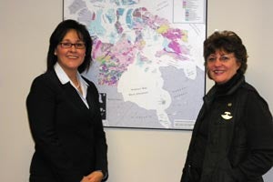 The Health Minister of Canada, Leona Aglukkaq (left,) and PAHO Director Dr. Mirta Roses