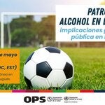 pelota de fútbol en la cancha