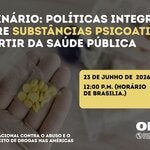 Comprimidos amarelos na mão de um profissional de saúde. O cartão traz o título do webinar, bem como a data e o horário, além de um código QR.
