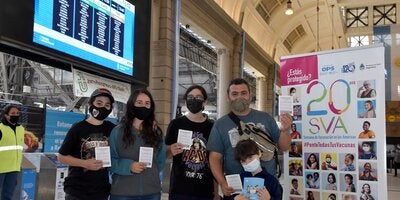 Imagen del puesto de vacunación ubicado en la estación de ferrocarril Retiro