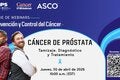 Imagen de dos hombres de mediana edad de brazos cruzados, sonriendo, uno de ellos es afrodesdendiente y el otro caucásico. Al fondo, la información del webinar sobre Cáncer de próstata: tamizaje, diagnóstico y tratamiento que se realiza el 30 de abril