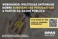 Comprimidos amarelos na mão de um profissional de saúde. O cartão traz o título do webinar, bem como a data e o horário, além de um código QR.