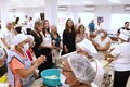 Personas mayores en movimiento realizando taller en Nuevo León