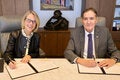 Firma de acuerdo entre Gilead y OPS