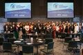 Coordinadores de la BVS de 15 países de América Latina y el Caribe, junto con representantes del Ministerio de Salud de Brasil y especialistas en ciencia de la información, posan con el equipo de BIREME durante la apertura de los eventos, en São Paulo.
