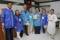 personas con uniforme sanitario
