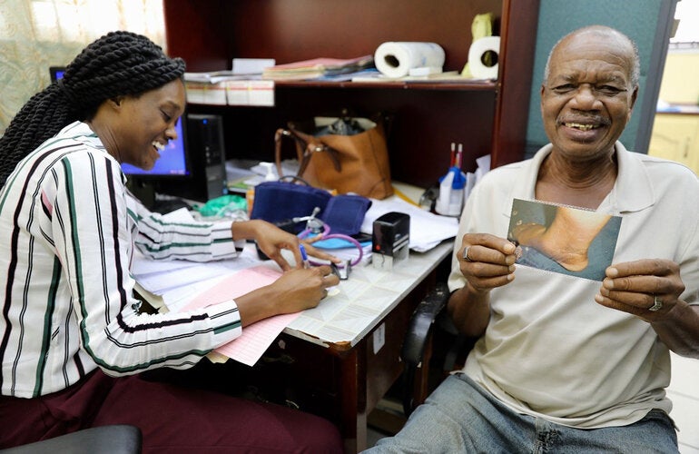 Historia de éxito: Haití. Guerrero tenaz contra la filariasis linfática